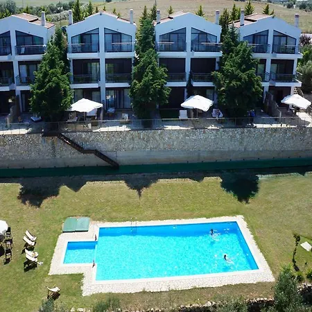 Paressa Villa *